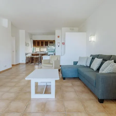 Oasis In Jardim Mit Pool Апартаменти *